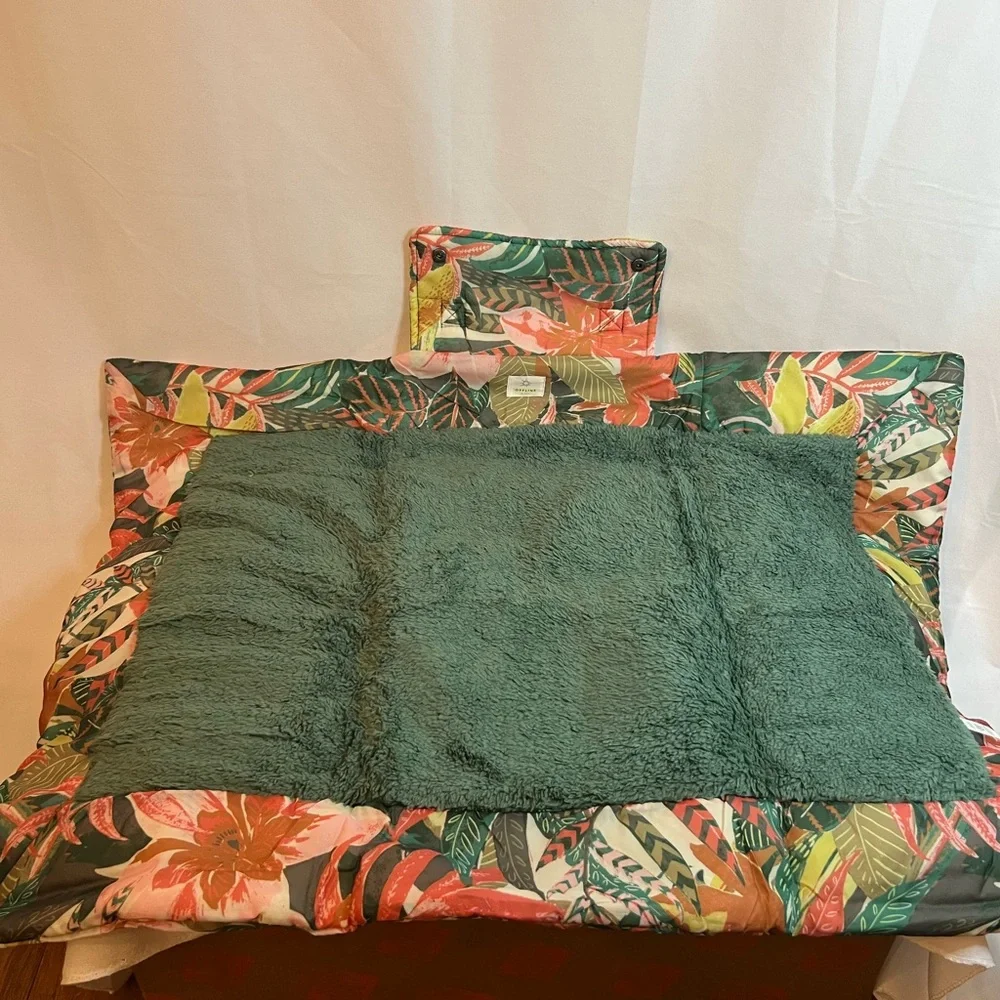American Eagle Offline OFFLEASH By Aerie Travel Pet Blanket